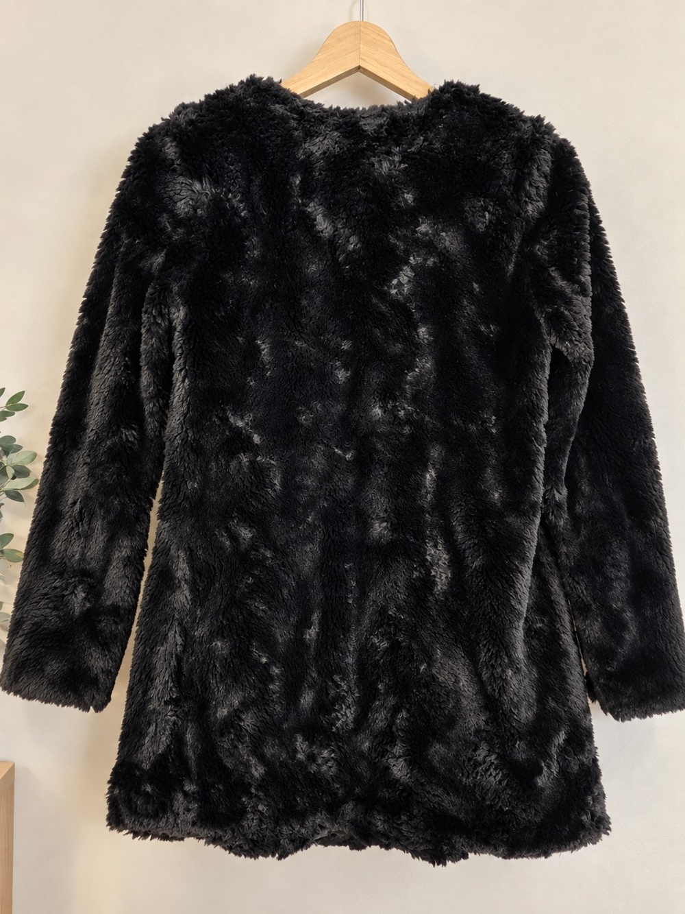 Vero Moda Black Plush Faux-Fur Teddy Jacket - Picture 2 of 8